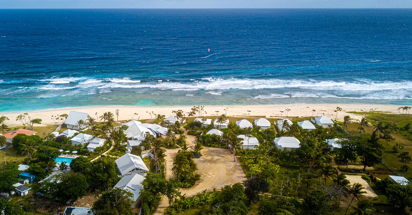 Foto de Efate beach - lugar popular entre os apreciadores de relaxamento