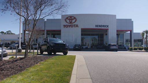 Toyota Dealer «Hendrick Toyota of Wilmington», reviews and photos, 5640 Market St, Wilmington, NC 28405, USA