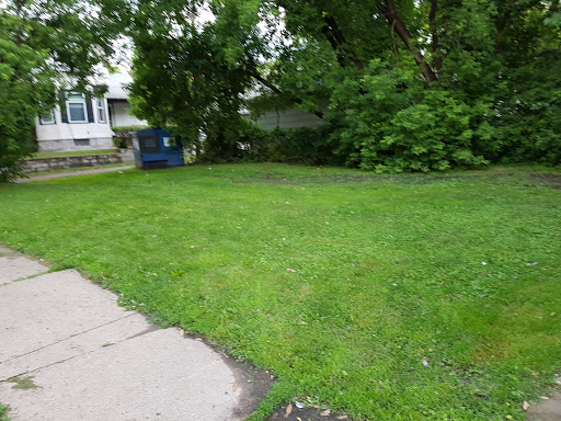 Blue Store Inc, 879 Fremont Ave E, St Paul, MN 55106, USA, 