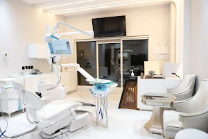 SaudiDent Clinic - Khamis Mushait سعودي دنت لطب الأسنان - خميس مشيط image