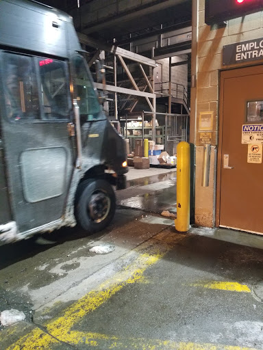 Shipping and Mailing Service «UPS Customer Center - Buffalo», reviews and photos, 931 Bailey Ave, Buffalo, NY 14206, USA