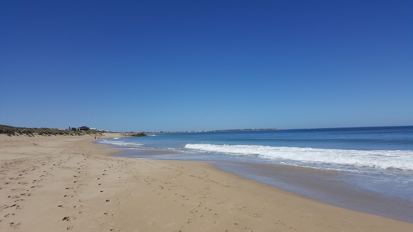 Madora Beach的照片 带有长直海岸