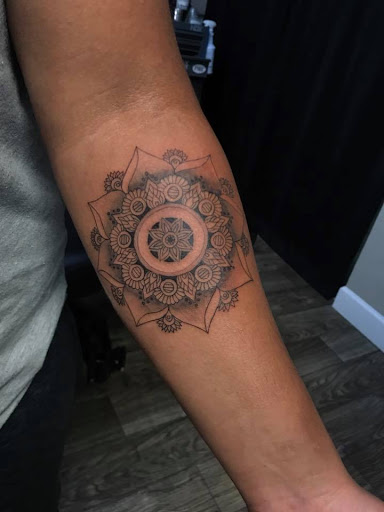 Tattoo Shop «Royal Ink Studio», reviews and photos, 1869 Cobb Pkwy S #900, Marietta, GA 30060, USA