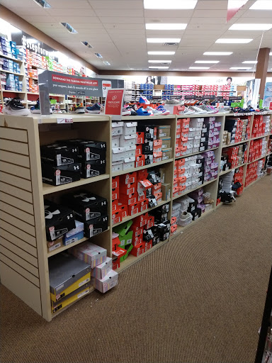 Shoe Store «Famous Footwear», reviews and photos, 2265 Walker Lake Rd, Mansfield, OH 44903, USA