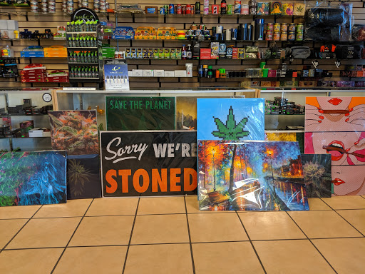 Tobacco Shop «Mesa Smoke Shop», reviews and photos, 4300 N Mesa St, El Paso, TX 79902, USA