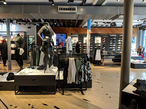 Running Store «Nike Running Bucktown», reviews and photos, 1640 N Damen Ave, Chicago, IL 60647, USA