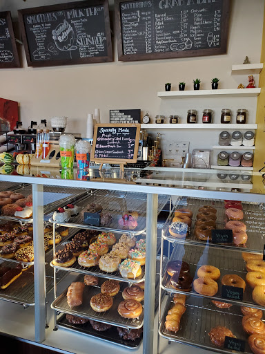 Donut Shop «Sweet Retreat Donuts», reviews and photos, 924 Pacific Coast Hwy, Long Beach, CA 90806, USA