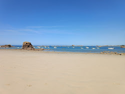 Photo de Porz Hir Beach avec rivage droit, long