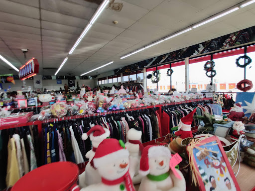 Thrift Store «Red Racks Thrift Store», reviews and photos, 1711 N Glenstone Ave, Springfield, MO 65803, USA