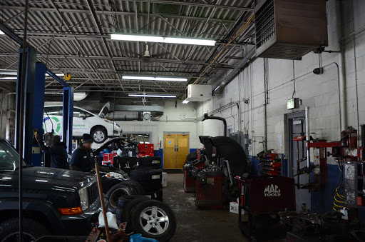 Tire Shop «Levin Tire & Service Center - Highland», reviews and photos, 9500 Indianapolis Blvd, Highland, IN 46322, USA