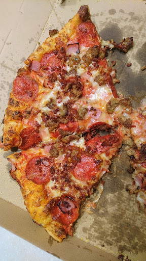 Pizza Restaurant «Alan D Liquor», reviews and photos, 2300 W Auburn Rd, Rochester Hills, MI 48309, USA