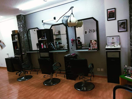 Información y opiniones sobre Helen Peluquería y Estética de Salamanca