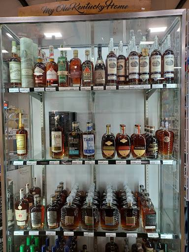 Liquor Store «Liquor Barn Express», reviews and photos, 2005 Versailles Rd, Lexington, KY 40504, USA