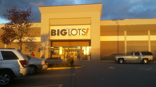Big Lots, 29712 Southfield Rd, Southfield, MI 48076, USA, 