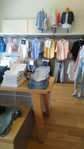 Clothing Store «Gap», reviews and photos, 5462 FM 1960, Houston, TX 77069, USA
