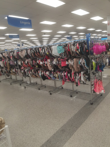 Clothing Store «Ross Dress for Less», reviews and photos, 2505 NW Federal Hwy, Stuart, FL 34994, USA