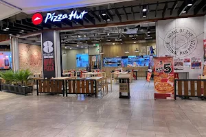 Pizza Hut Restaurant Toppen Mall image