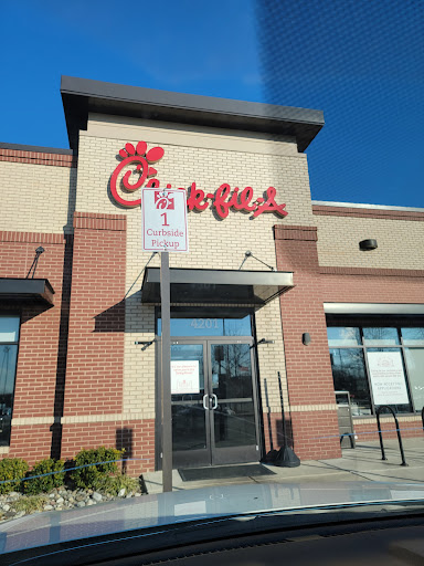 Fast Food Restaurant «Chick-fil-A», reviews and photos, 4412 Chantilly Pl, Chantilly, VA 20151, USA