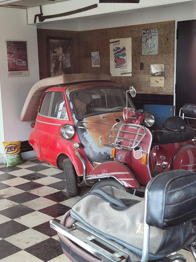 Car Dealer «Lakeside Auto Brokers», reviews and photos, 1331 S Tejon St, Colorado Springs, CO 80905, USA