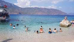 Foto von Suluada Beach mit geräumige küstenlinie