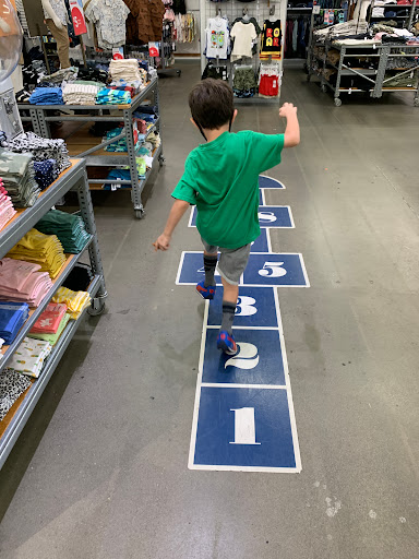 Clothing Store «Old Navy», reviews and photos, 15661 S Apopka Vineland Rd, Orlando, FL 32821, USA