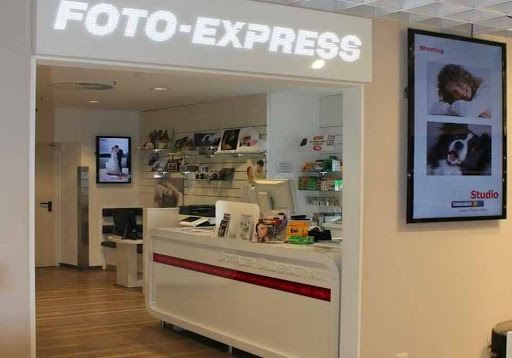 Foto-Express, a Sonnenbild shop in Galeria Kaufhof at Marienplatz