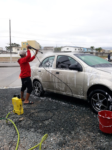 CAR WASHER LOS AMIGOS DE CINTIA