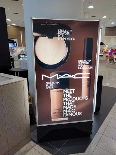 Cosmetics Store «M·A·C Cosmetics», reviews and photos, 5 Woodfield Mall, Schaumburg, IL 60173, USA