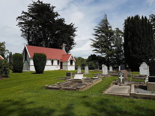 St Lukes Churchyard Cemetery - Leeston