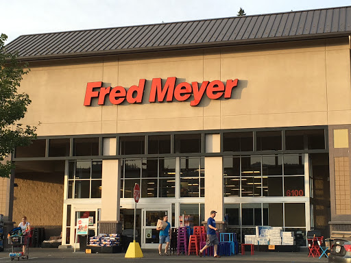 Grocery Store «Fred Meyer», reviews and photos, 6100 E Lake Sammamish Pkwy SE, Issaquah, WA 98029, USA