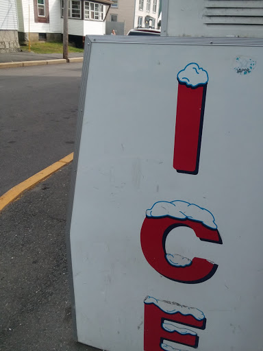 Tobacco Shop «Red Rocket Smoke Shop», reviews and photos, 80 Birch St, Biddeford, ME 04005, USA