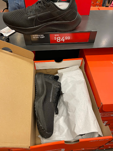 Clothing Store «Nike Factory Store», reviews and photos, 4976 Premium Outlets Way #800, Chandler, AZ 85226, USA