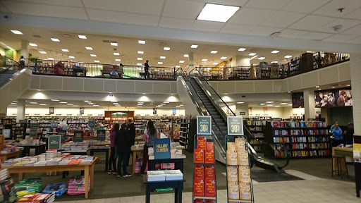 Book Store «Barnes & Noble», reviews and photos, 301 NE Northgate Way, Seattle, WA 98125, USA