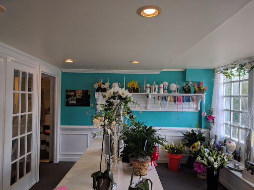 Florist «Cary Florist», reviews and photos, 100 Parkthrough St, Cary, NC 27511, USA