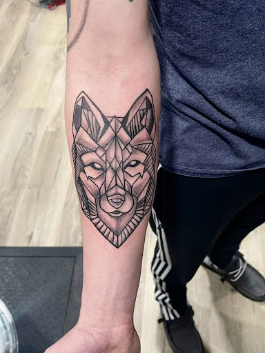 Tattoo Shop «SIGNATURE TATTOO», reviews and photos, 2042 Bailey Rd, Cuyahoga Falls, OH 44221, USA