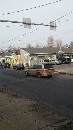 Grocery Store «El Puente Mexican Store», reviews and photos, 431 N 6th St, Reading, PA 19601, USA