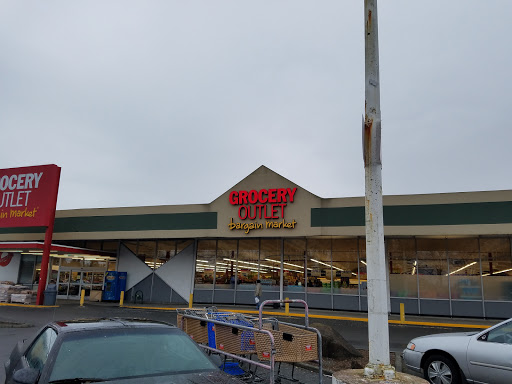 Grocery Store «Grocery Outlet Bargain Market», reviews and photos, 236 SW 152nd St, Burien, WA 98166, USA