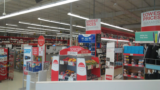 Office Supply Store «Staples», reviews and photos, 101 W Vine St, Kissimmee, FL 34741, USA