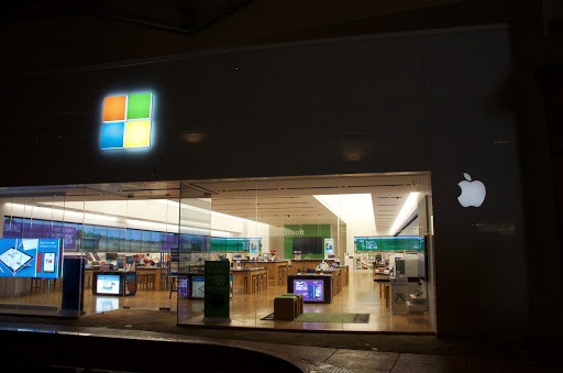 Computer Store «Microsoft Store - The Shops at La Cantera», reviews and photos, 15900 La Cantera Pkwy #6560, San Antonio, TX 78256, USA
