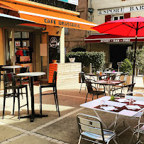 Atmosphère du Restaurant Café Bistro Chez Ju' à Villelaure - n°1