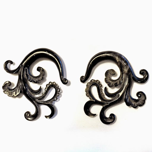 Tattoo Shop «Lark Tattoo», reviews and photos, 1610 Old Country Rd, Westbury, NY 11590, USA