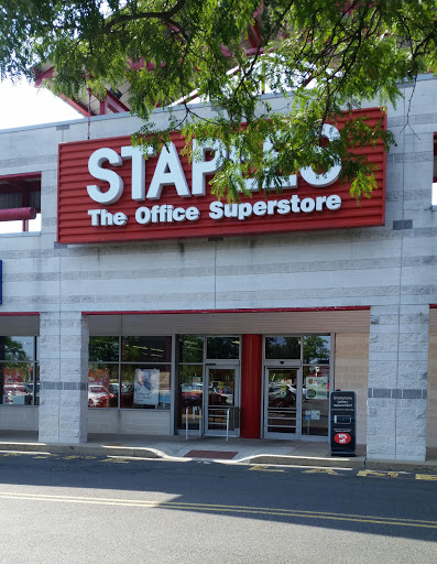 Office Supply Store «Staples», reviews and photos, 1210 N Bethlehem Pike, North Wales, PA 19454, USA