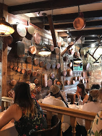 Atmosphère du Restaurant La taverne Fischer à Annecy - n°13