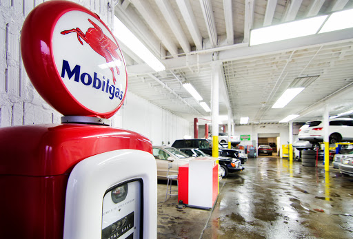 Auto Repair Shop «Spotlight Automotive», reviews and photos, 1474 W Hubbard St, Chicago, IL 60642, USA