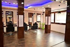 MASSEY THE SALON image