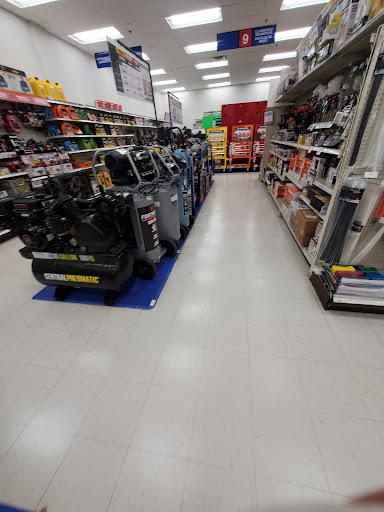 Hardware Store «Harbor Freight Tools», reviews and photos, 7600 la Crosse Ave, Burbank, IL 60459, USA