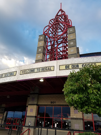 Movie Theater «Regal Cinemas Auburn 17», reviews and photos, 1101 Outlet Collection Way, Auburn, WA 98001, USA