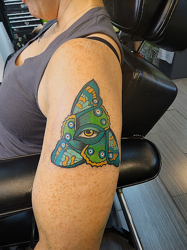 Tattoo Shop «Mind Crusher Tattoo», reviews and photos, 6705 N Clark St, Chicago, IL 60626, USA