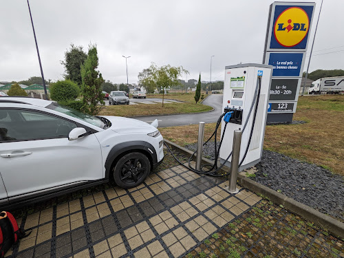 Borne de recharge de véhicules électriques Lidl Charging Station Morlaix