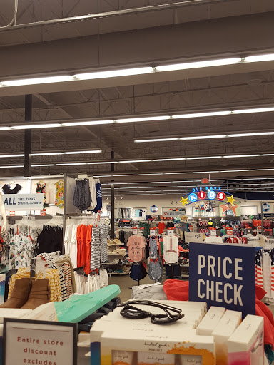 Clothing Store «Old Navy», reviews and photos, 90 Pleasant Valley St, Methuen, MA 01844, USA